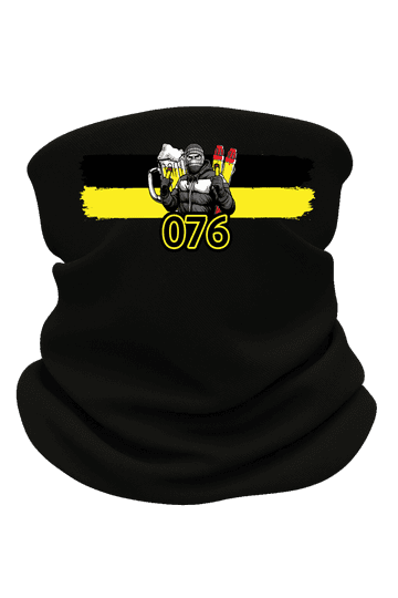 076